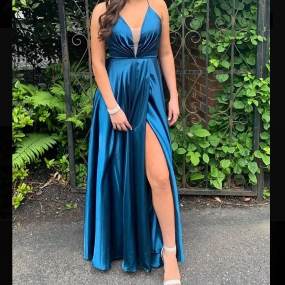 PROM DRESS!!💙💙💙